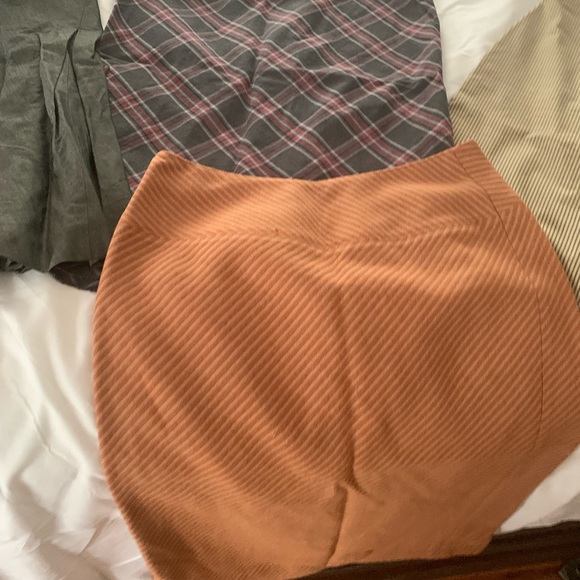 Lots small skirts brand name great for working or going out - Picture 3 of 7